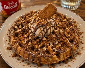Biscoff nutella waffle