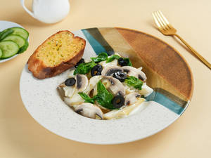 Creamy Spinach & Mushroom Alfredo