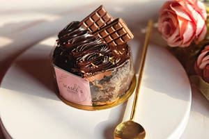 Pure Chocolate Truffle Mini Cake (135 G)