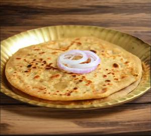 2 aloo pyaz paratha with chutney
