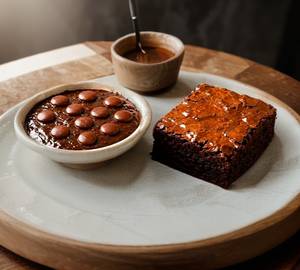 Chocolate Lovers Combo Brownie & Fudge.