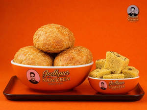 3 Pyaaz Kachori + Khaman 100 G