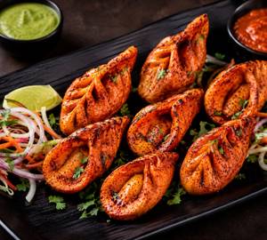 Chicken Tandoori Momos [6 Pieces]