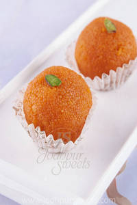 Kanpuri Ladoo