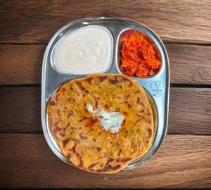 Aloo Parantha [Big 1 Piece]With butter and pickle