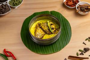 Tiffin Box Bhapa Pomfret (1pc)