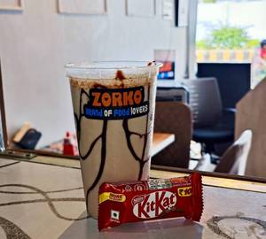 Kitkat chocolate shake