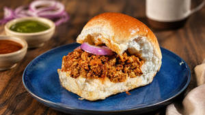 Chicken Kheema Pav