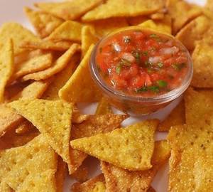 Nachos With Salsa