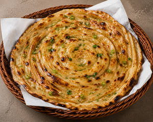 Hari Mirch Lachha Paratha