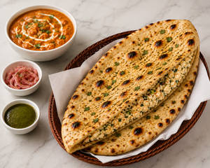 Cheese Naan With Gravy