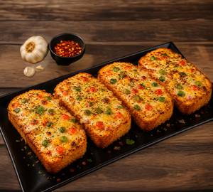 Vegetable Cheese Masala Garlic Bread (4 Pieces)