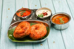 Medu Wada (2pc) Sambar Mix