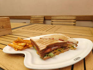 Red Pesto Chicken Sandwich