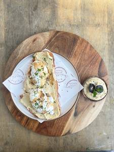 Hummus Toast - Egg