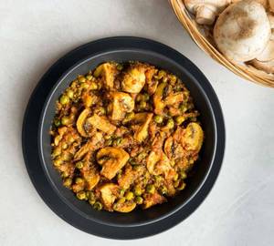Tawa Mushroom Masala