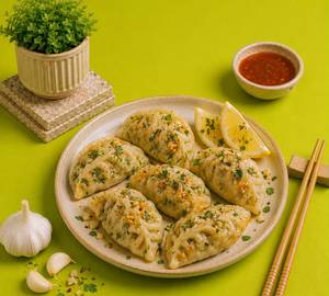 Veg Lemon Butter Garlic Momos [6 Pieces]
