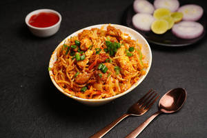 Chicken Schezwan Noodles (serves 1-2)
