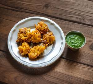 Mansoon Special Onion Pakoda (6 Pieces)