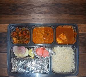 Paneer Thali 4 roti matar paneer  rice sabji dal raita salad achar