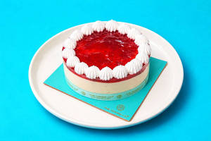500gms Eggless Strawberry Cake