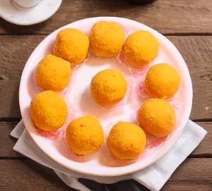 Ghee Besan Ladoo