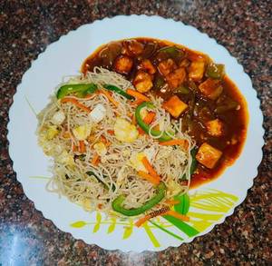 Chilli paneer with veg noodles