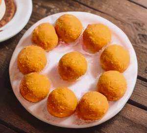 Ghee Atta Ladoo