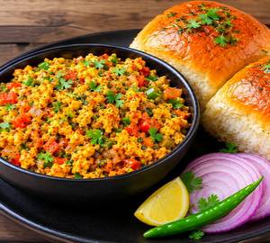 Egg Bhurji Bun – 2 Bun With Spicy Masala Egg Bhurji