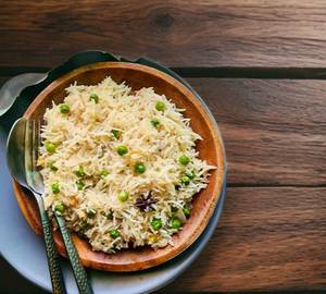 Matar pulao + Punjabi Lassi [200 .ml]