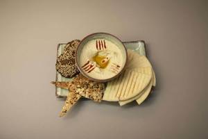 Hummus With Pita Bread