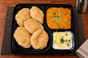 Matar Paneer + Raita + Poori ( 5pcs )