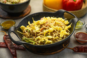 Egg Hakka Noodles