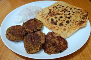 Shami Kebeb(2Pc) + Galwat Kebab (2Pc)+ Paratha (4Pc)