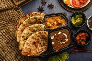 Paneer Butter Masala+ Dal Makhani+ Masala Kulcha