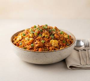 Egg Chicken Schezwan Fried Rice [Serve 1]