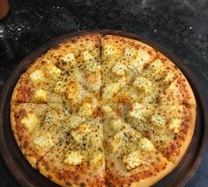 Paneer Panch Pizza Pie