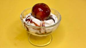 Hot Gulab Jamun With Ice Cream