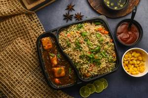 Chilli Paneer Gravy (4pcs) + Veg Burnt Garlic Fried Rice