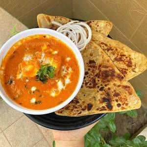 Paneer Butter Masala 300 Ml + 4 Triangle Paratha