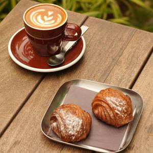 Sweet Escape - Cappuccino & Pain Au Chocolat