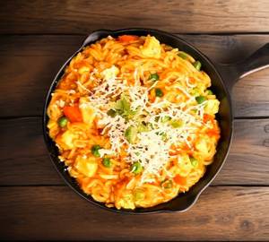 Veg cheese paneer maggi