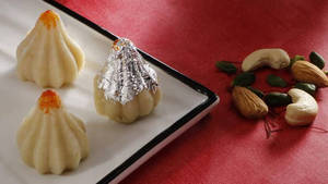 Kaju Khoya Modak