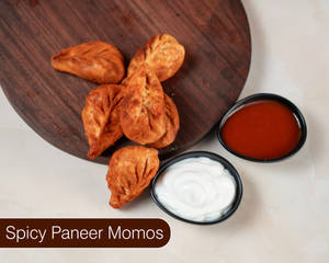 Spicy Paneer Momos (6 Pc)