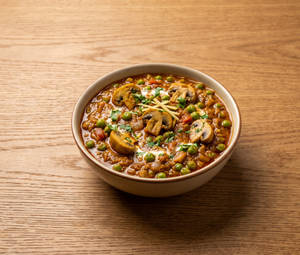 Khumb Aur Matar dum masala@veg