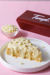 White Chocolate Cakesicle