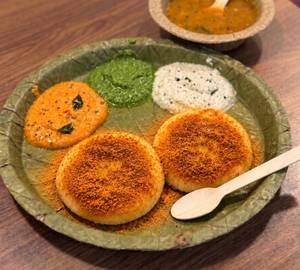 Ghee Podi Idli [02 Pieces]