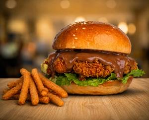 The Murga Burger - Smoked BBQ + 50 g Crumbed Fries