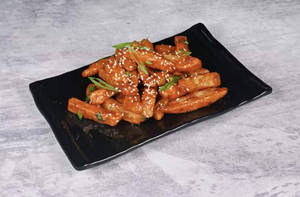 Crispy Honey Chilly Potato With Sesame