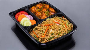 Noodles+ Chilli Chicken(4 Pcs)+ Salad Meal